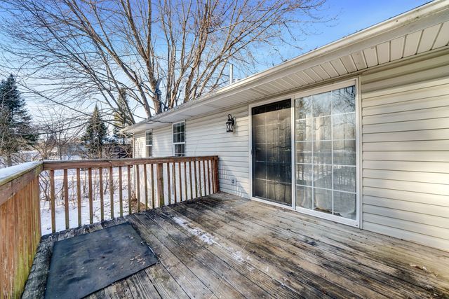 119 Liverpool Drive SE, Poplar Grove, IL 61065