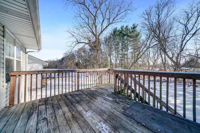 119 Liverpool Drive SE, Poplar Grove, IL 61065