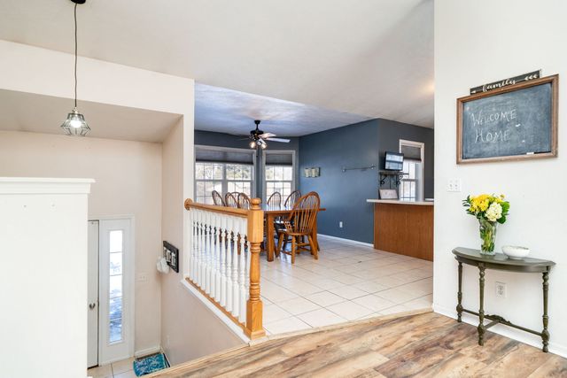 119 Liverpool Drive SE, Poplar Grove, IL 61065