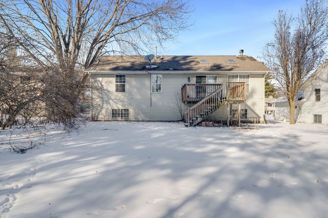 119 Liverpool Drive SE, Poplar Grove, IL 61065