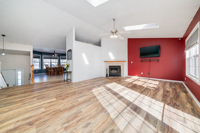 119 Liverpool Drive SE, Poplar Grove, IL 61065