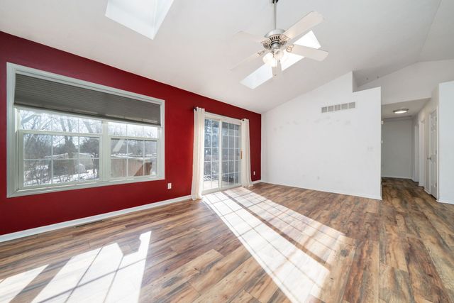 119 Liverpool Drive SE, Poplar Grove, IL 61065