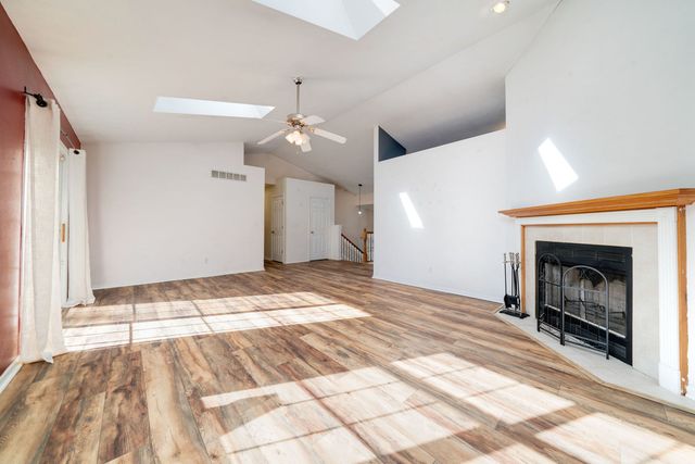 119 Liverpool Drive SE, Poplar Grove, IL 61065