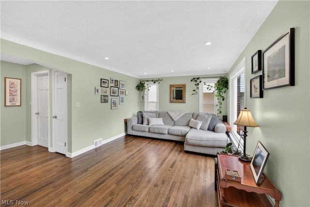 4103 Dawnshire Drive, Parma, OH 44134