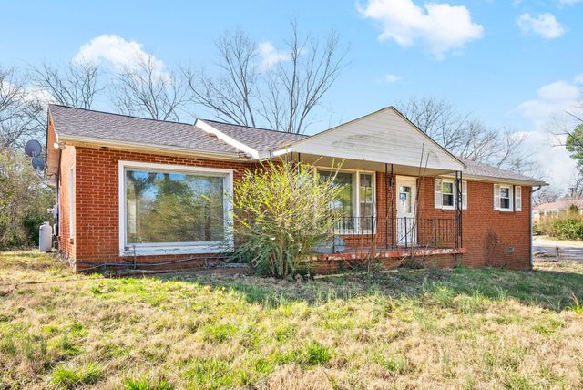 318 Verdun Dr, Clarksville, TN 37042