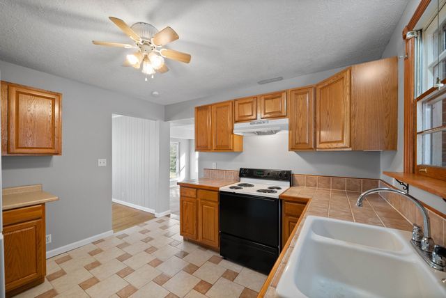 318 Verdun Dr, Clarksville, TN 37042