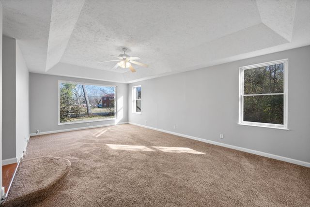 318 Verdun Dr, Clarksville, TN 37042