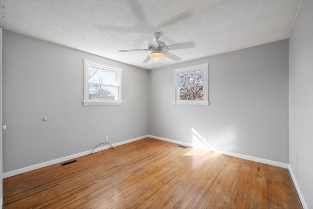 318 Verdun Dr, Clarksville, TN 37042