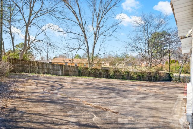 318 Verdun Dr, Clarksville, TN 37042