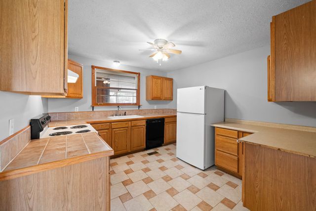 318 Verdun Dr, Clarksville, TN 37042