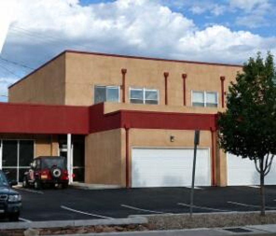 320 Adams Street SE, Albuquerque, NM 87108