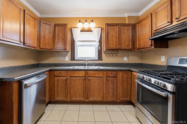 13 Columbia Avenue, Middletown, NY 10940