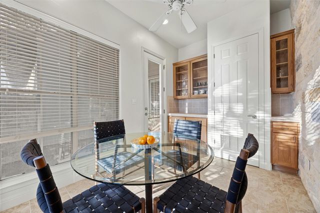 18500 Lakehead CIR, Point Venture, TX 78645