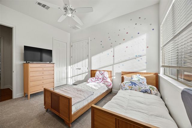 18500 Lakehead CIR, Point Venture, TX 78645