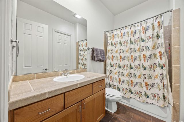 18500 Lakehead CIR, Point Venture, TX 78645