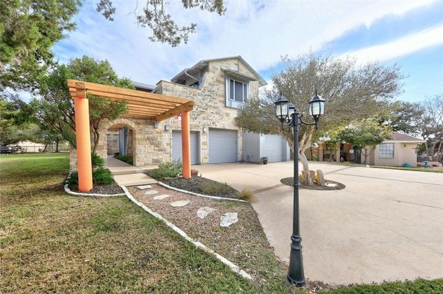 18500 Lakehead CIR, Point Venture, TX 78645