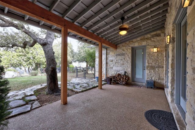 18500 Lakehead CIR, Point Venture, TX 78645