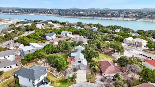 18500 Lakehead CIR, Point Venture, TX 78645