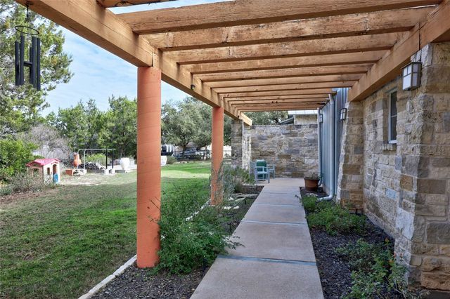 18500 Lakehead CIR, Point Venture, TX 78645