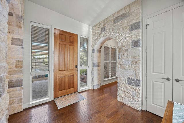 18500 Lakehead CIR, Point Venture, TX 78645