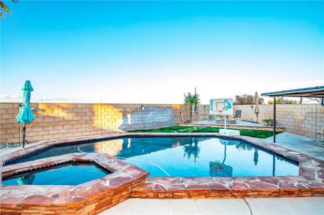 5727 W Avenue K2, Lancaster, CA 93536