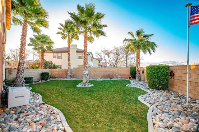 5727 W Avenue K2, Lancaster, CA 93536