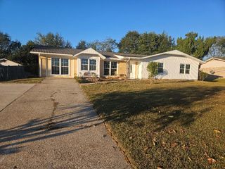 1805 Westover Dr, Dothan, AL 36303