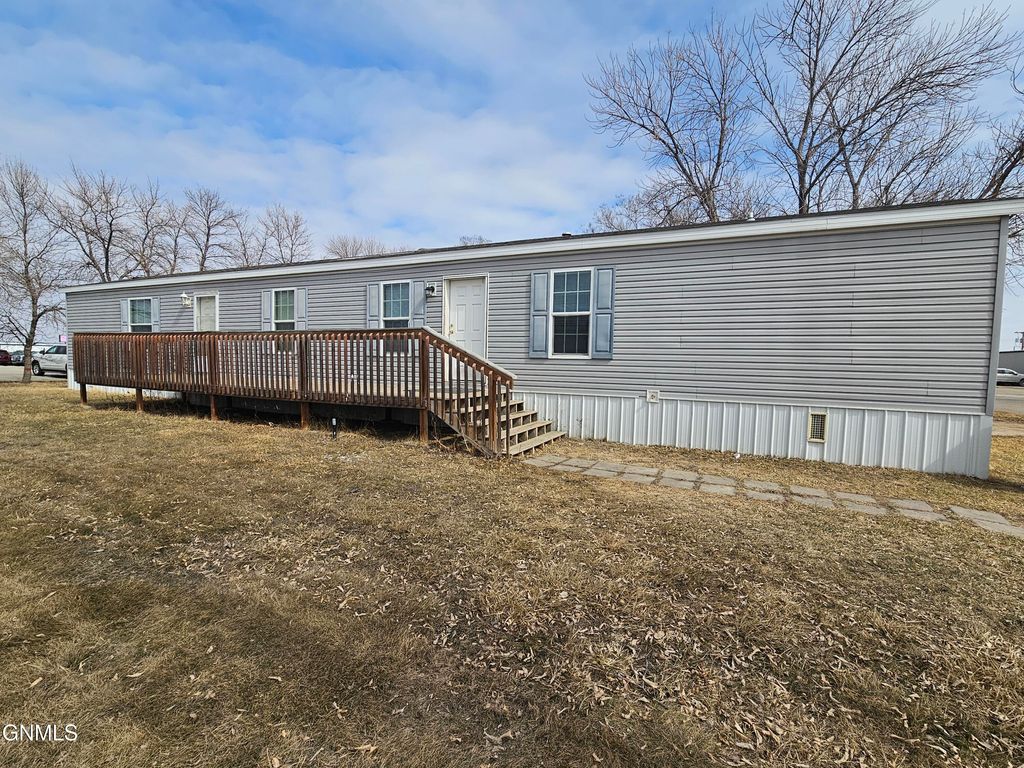 403 21st Street W, Williston, ND 58801