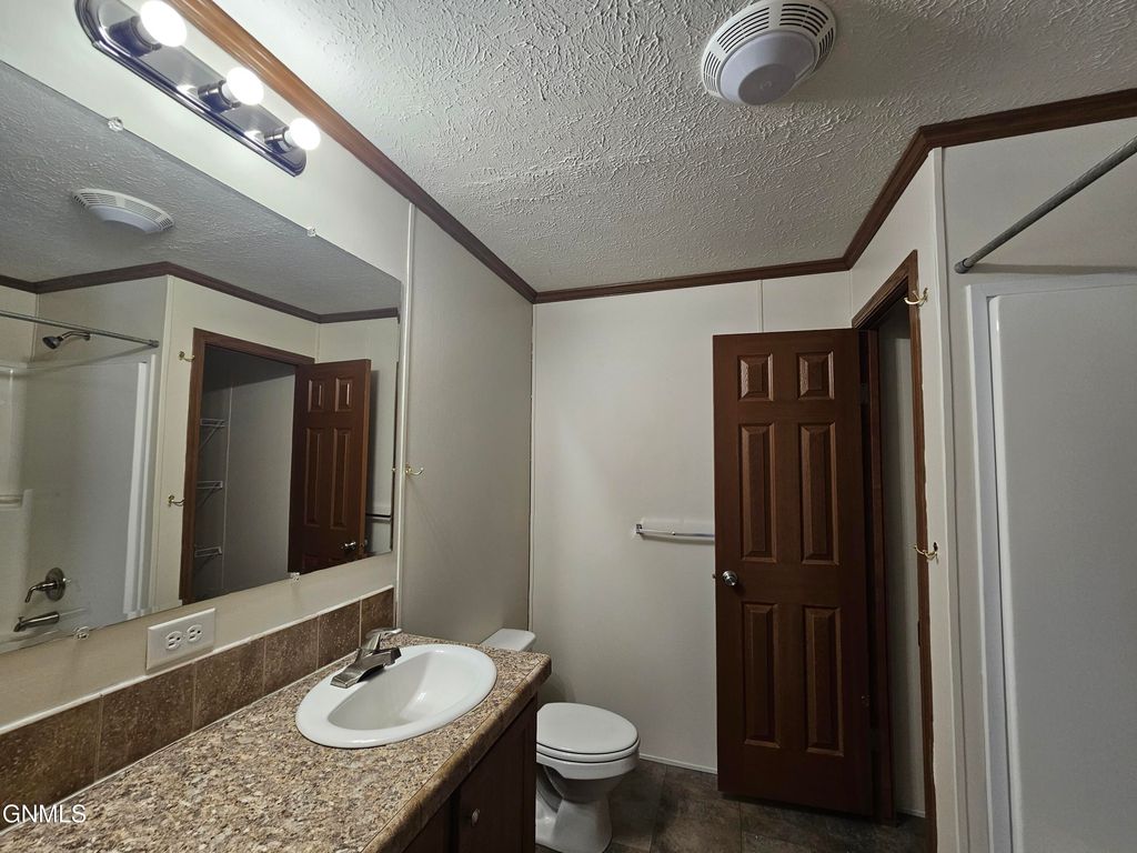 403 21st Street W, Williston, ND 58801 photo 11