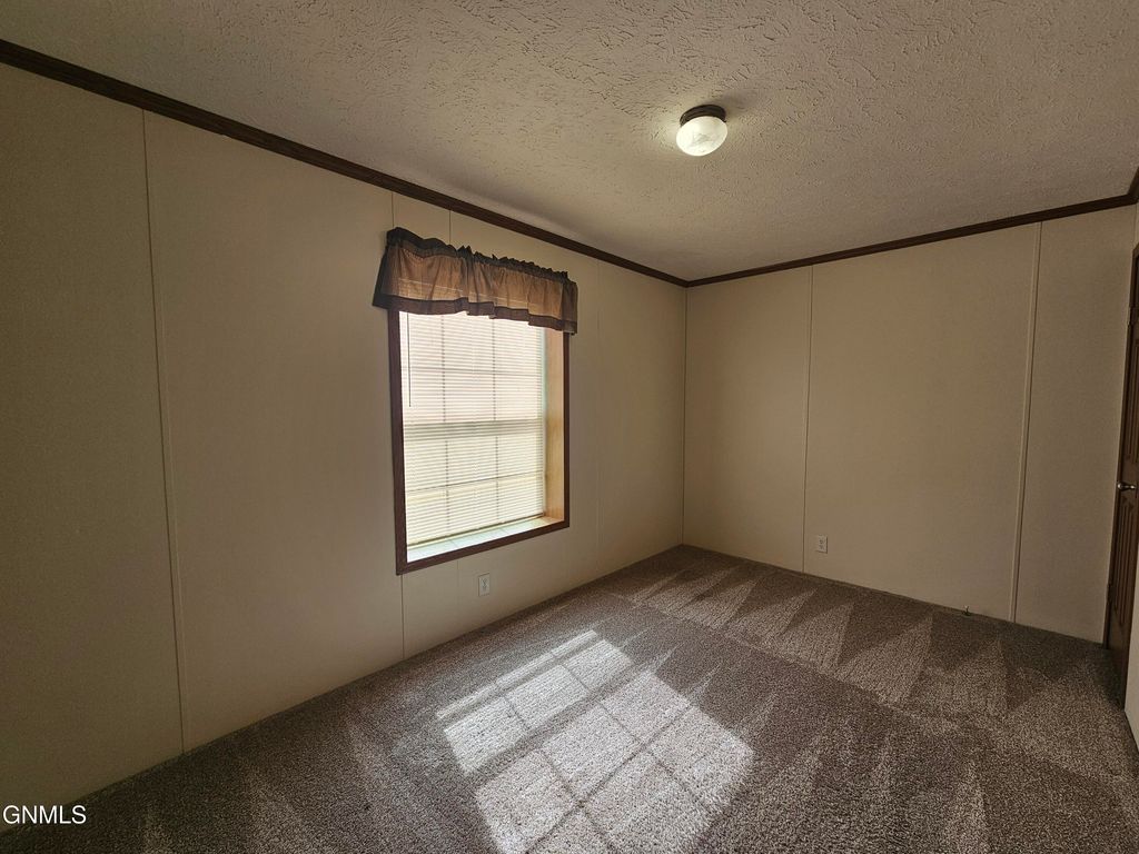 403 21st Street W, Williston, ND 58801 photo 15