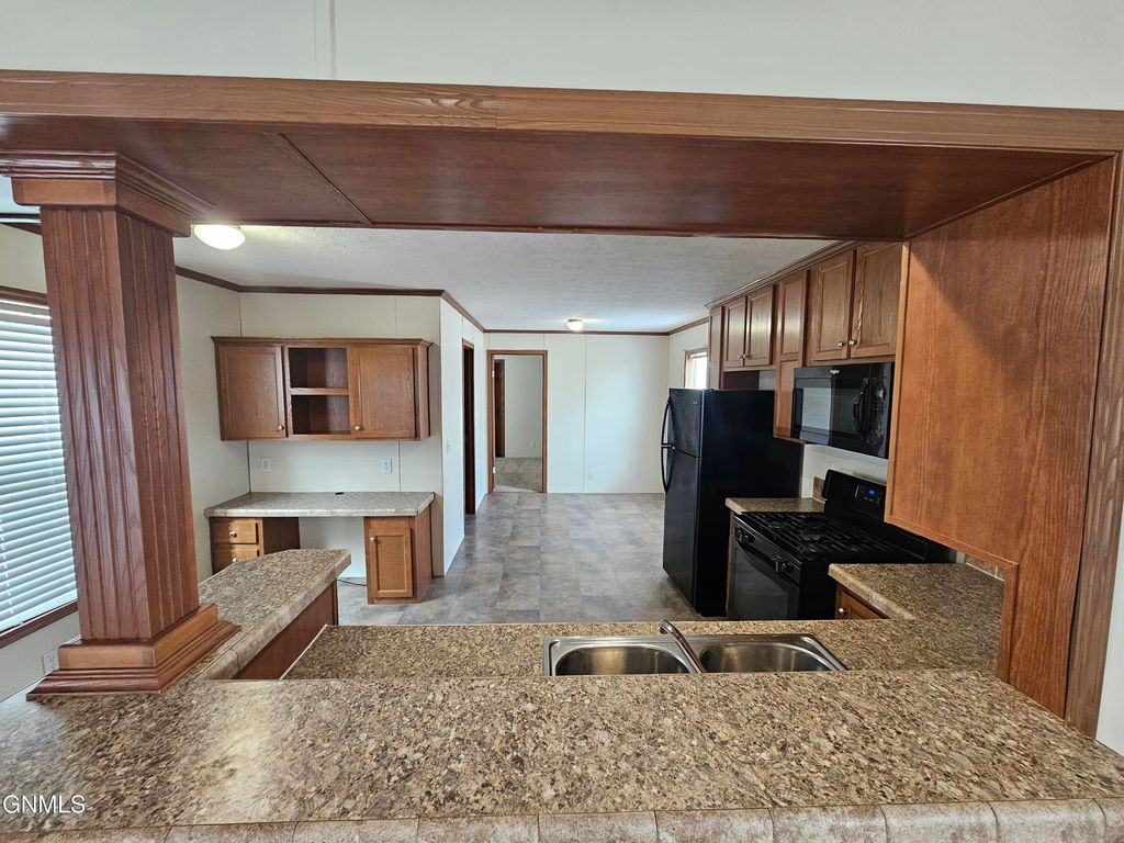 403 21st Street W, Williston, ND 58801 photo 5