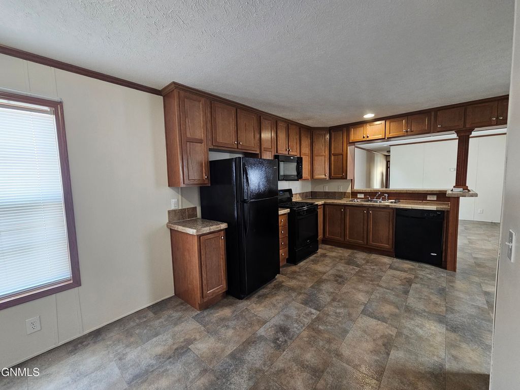 403 21st Street W, Williston, ND 58801 photo 6