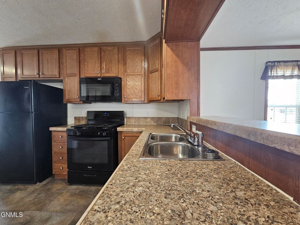 403 21st Street W, Williston, ND 58801 photo 9