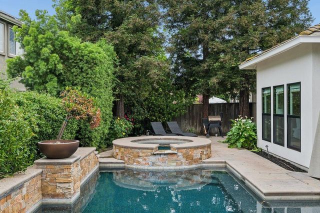 4161 Pebble Beach Dr, Stockton, CA 95219