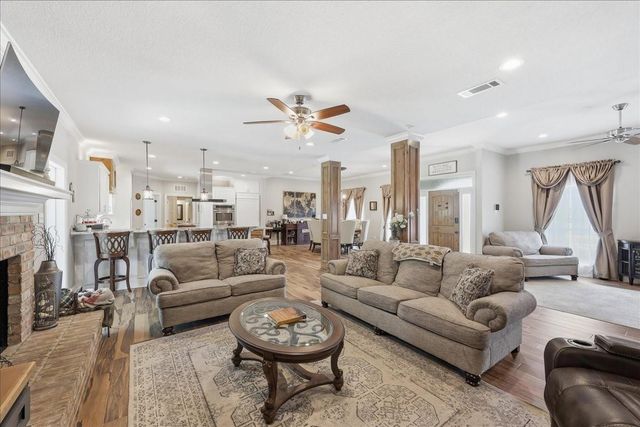 4434 Hillbrook Drive, Orange, TX 77632