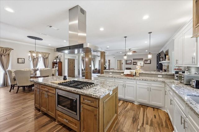 4434 Hillbrook Drive, Orange, TX 77632