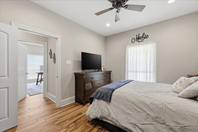 4434 Hillbrook Drive, Orange, TX 77632