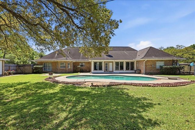 4434 Hillbrook Drive, Orange, TX 77632