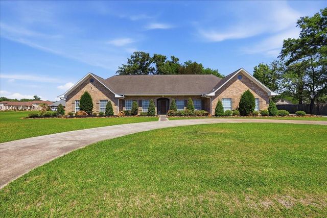 4434 Hillbrook Drive, Orange, TX 77632