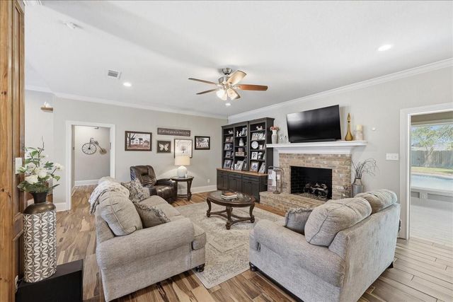 4434 Hillbrook Drive, Orange, TX 77632