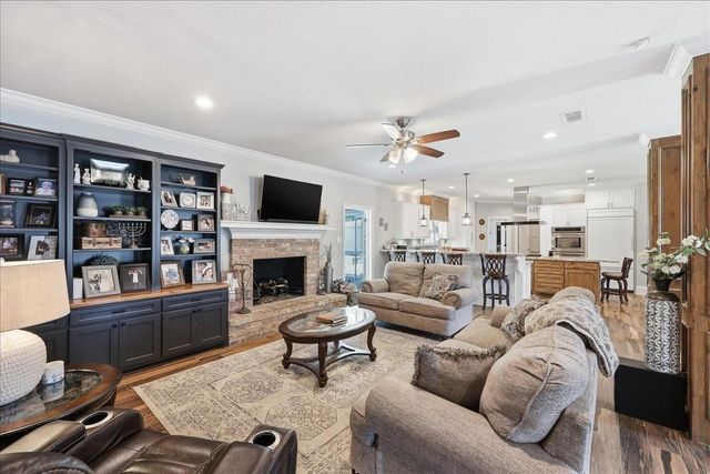 4434 Hillbrook Drive, Orange, TX 77632