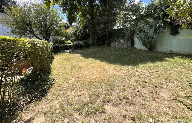 45 AKA 47 Portland Place, Yonkers, NY 10703