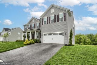 3974 SECRETARIAT ST, Harrisburg, PA 17112