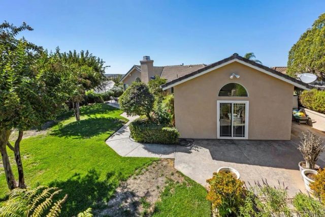 2286 Crest Hill Lane, Fallbrook, CA 92028