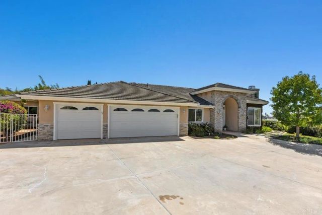 2286 Crest Hill Lane, Fallbrook, CA 92028