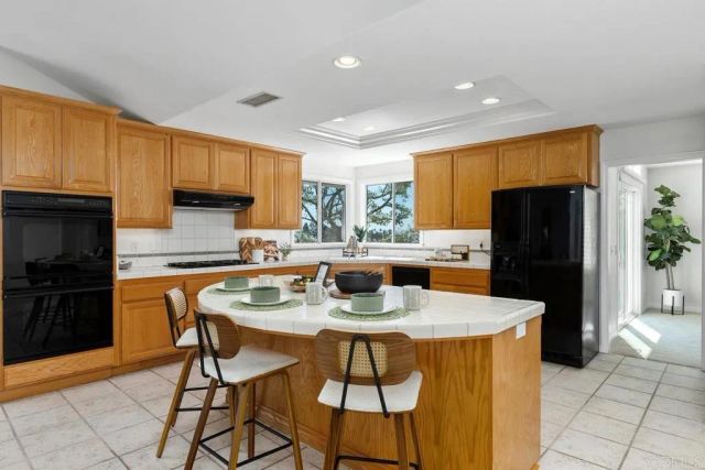 2286 Crest Hill Lane, Fallbrook, CA 92028