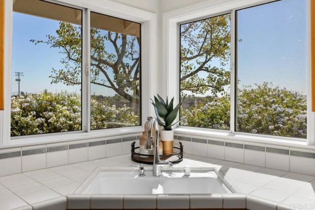 2286 Crest Hill Lane, Fallbrook, CA 92028