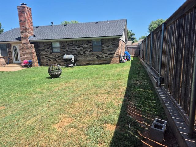 10448 Exter Avenue, Yukon, OK 73099