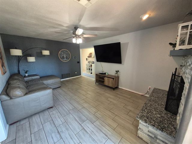10448 Exter Avenue, Yukon, OK 73099
