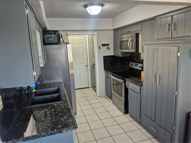 10448 Exter Avenue, Yukon, OK 73099